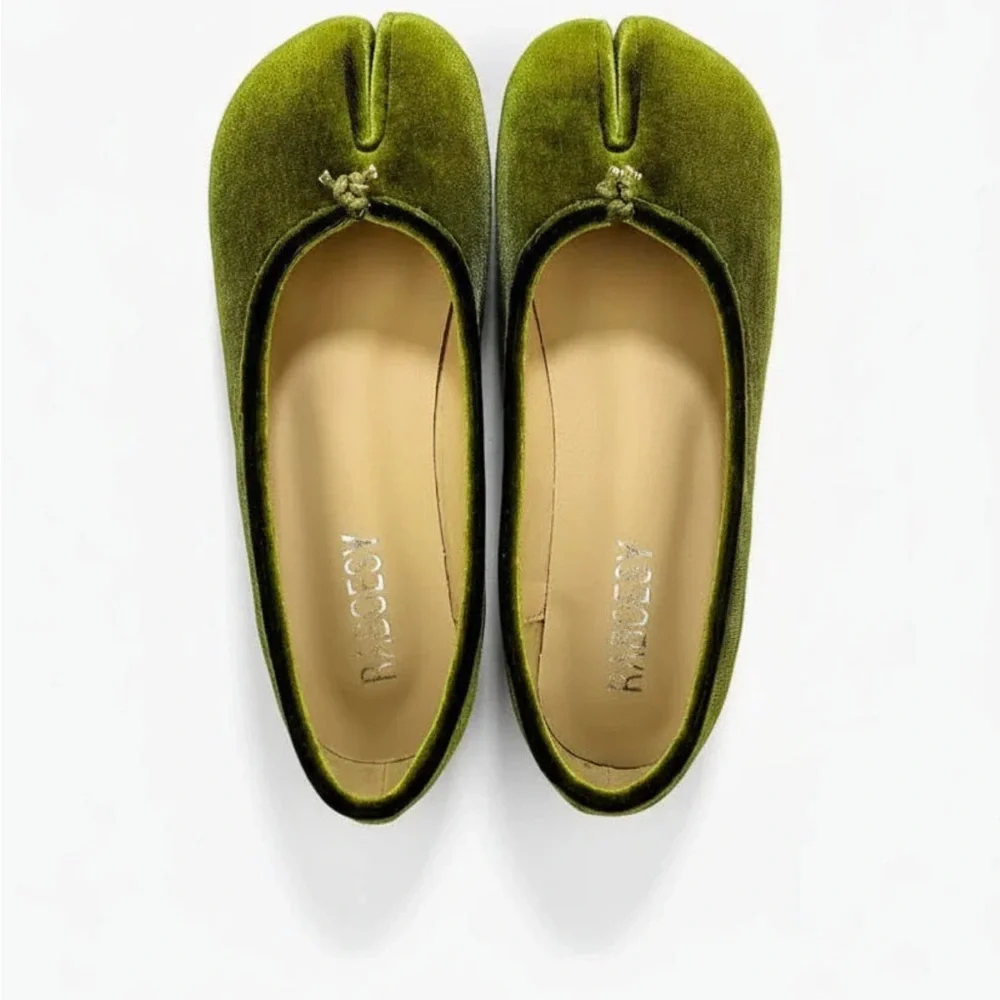 Ballet Tabi Flats in Olive Green Velvet - Picture 1 of 8